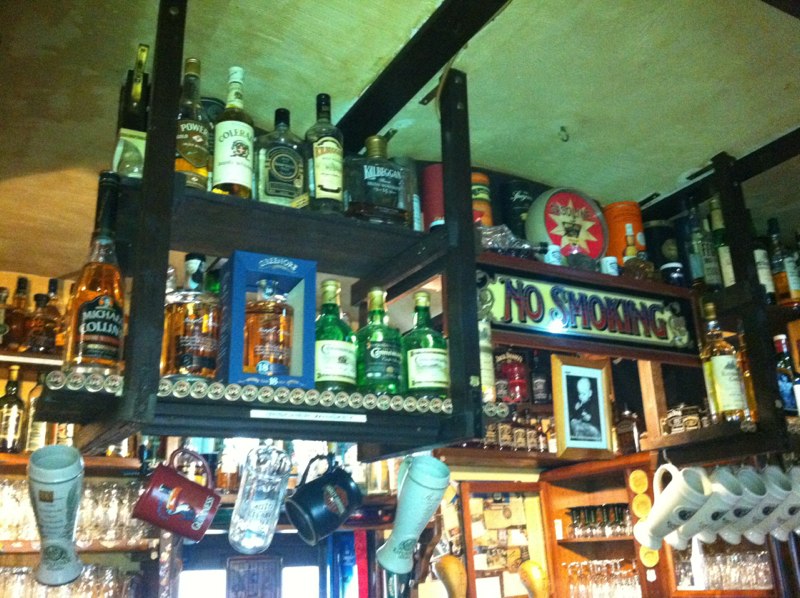 Innenraum mit Route 66 Erinnerungsstücken